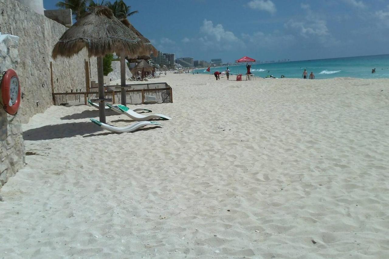 Ocean Front Suite, Balcony, Kitchen. Cancun Exterior photo