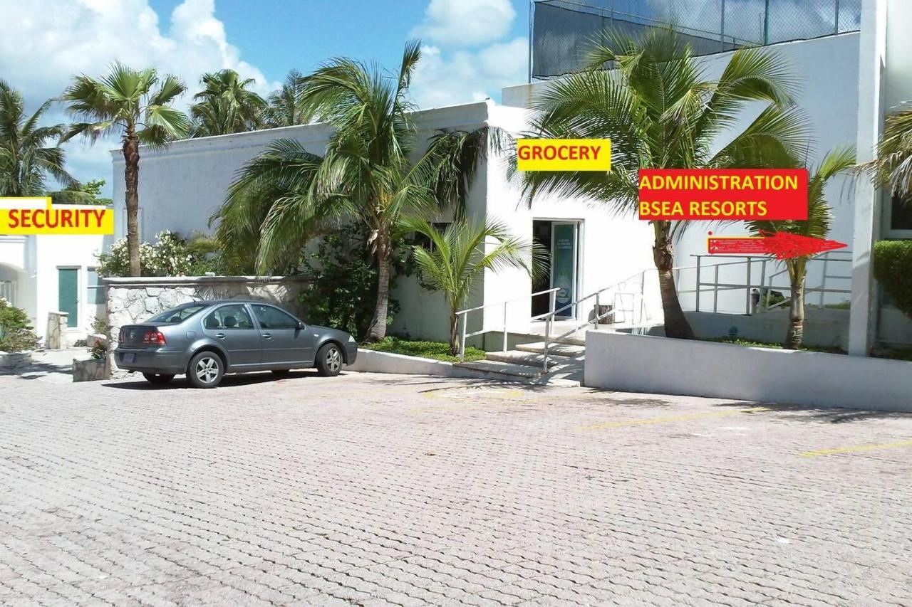 Ocean Front Suite, Balcony, Kitchen. Cancun Exterior photo