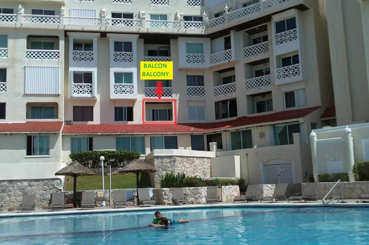 Ocean Front Suite, Balcony, Kitchen. Cancun Exterior photo